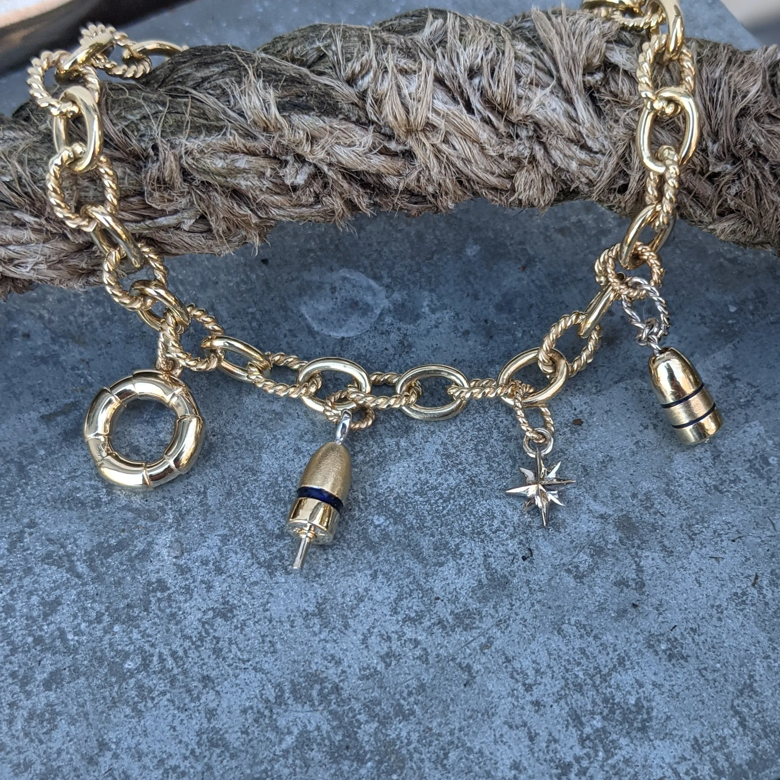 14K Yellow Gold Oval Cable Link  Bracelet