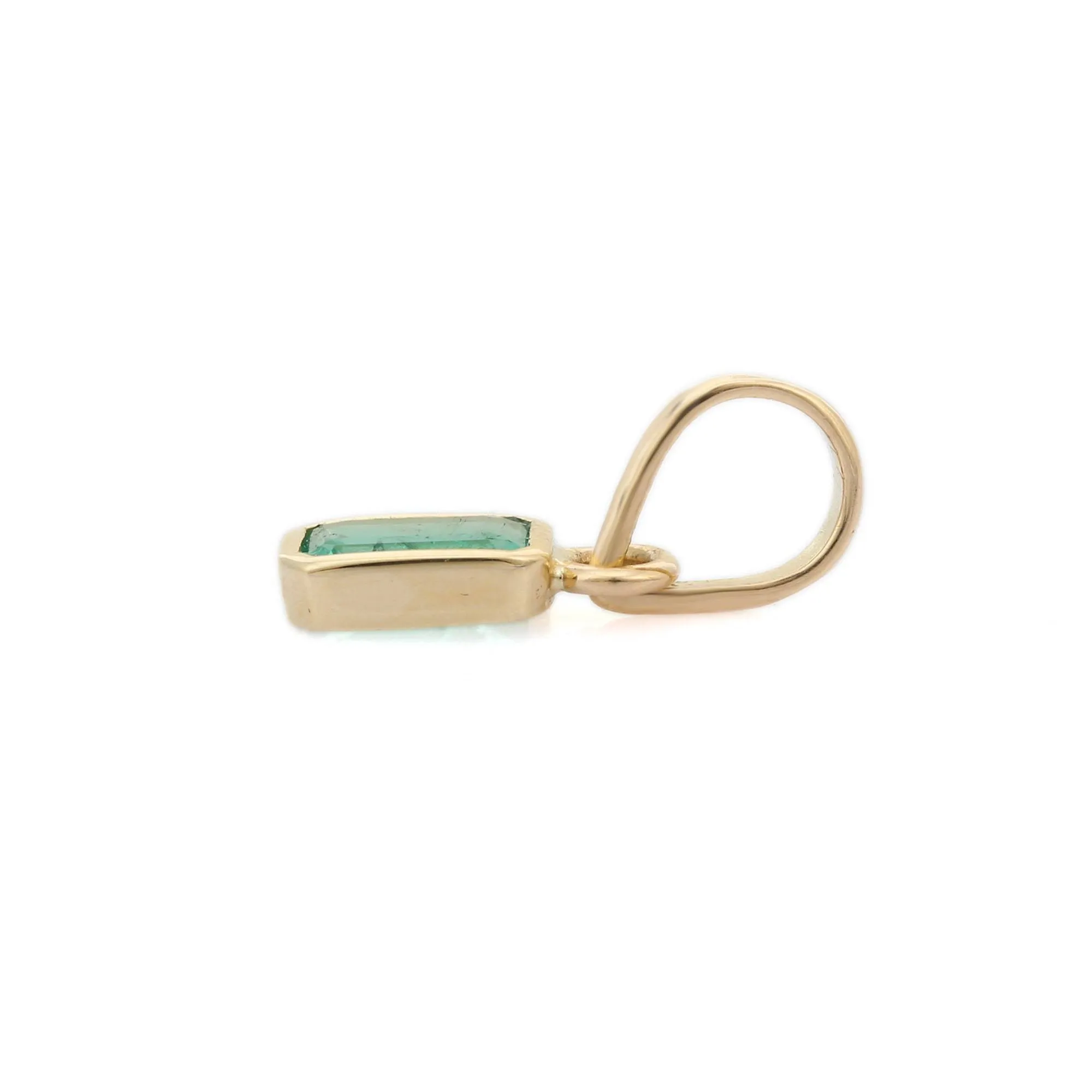 18K Gold Emerald Pendant