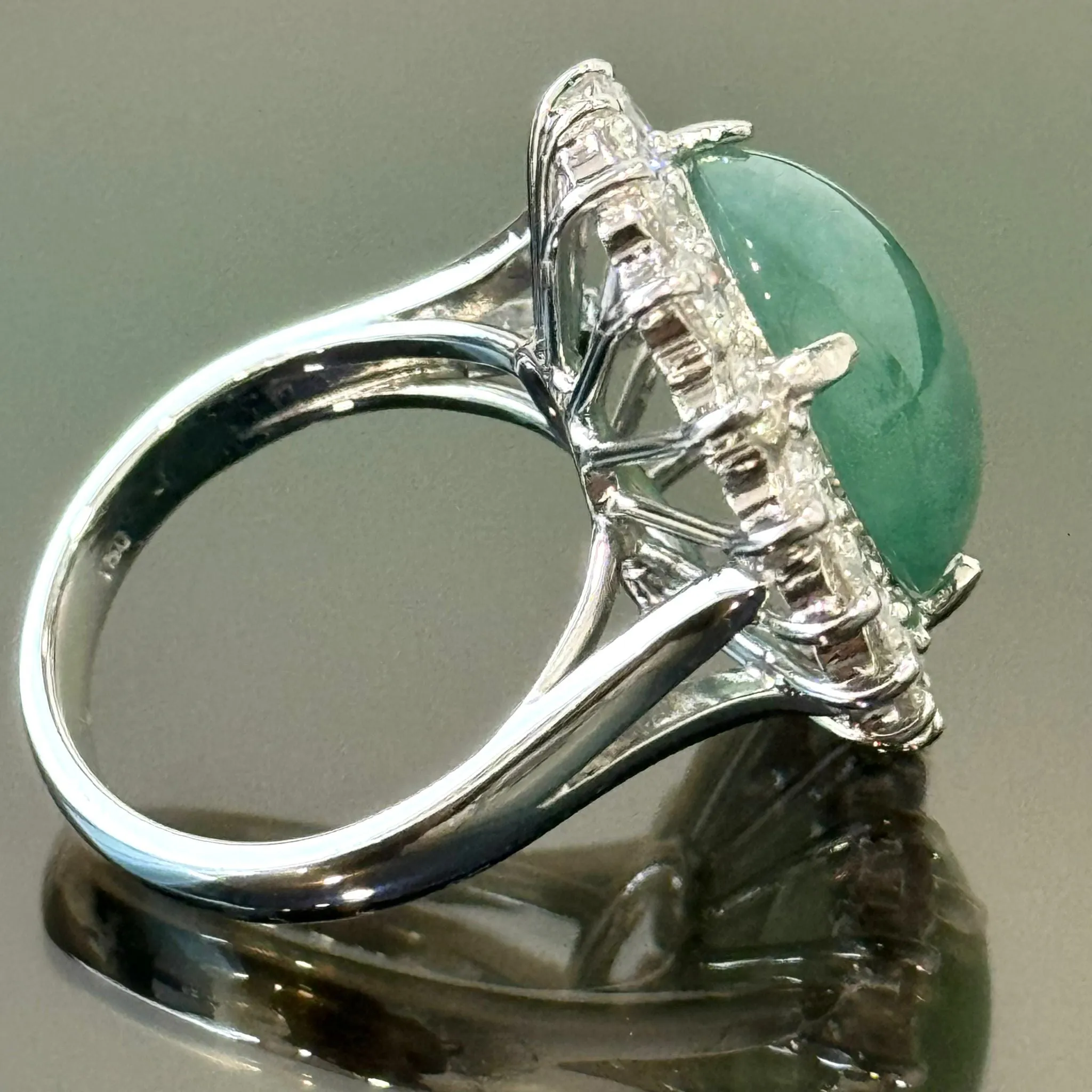 18KWG Jadeite (Type A) & Diamond Ring with Cert