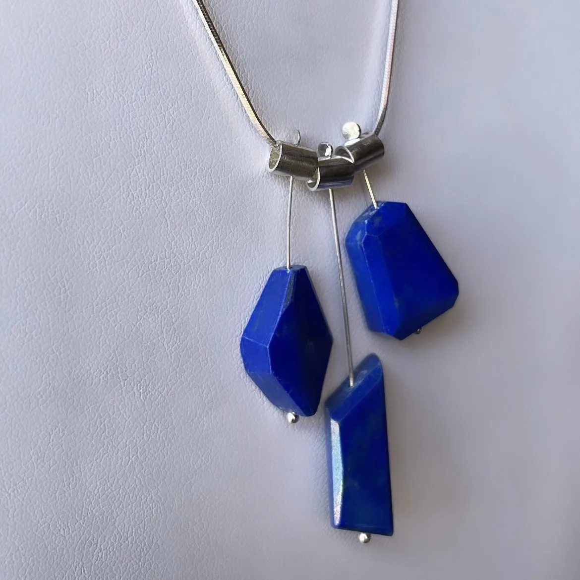 3 petal pivot geo lapis necklace