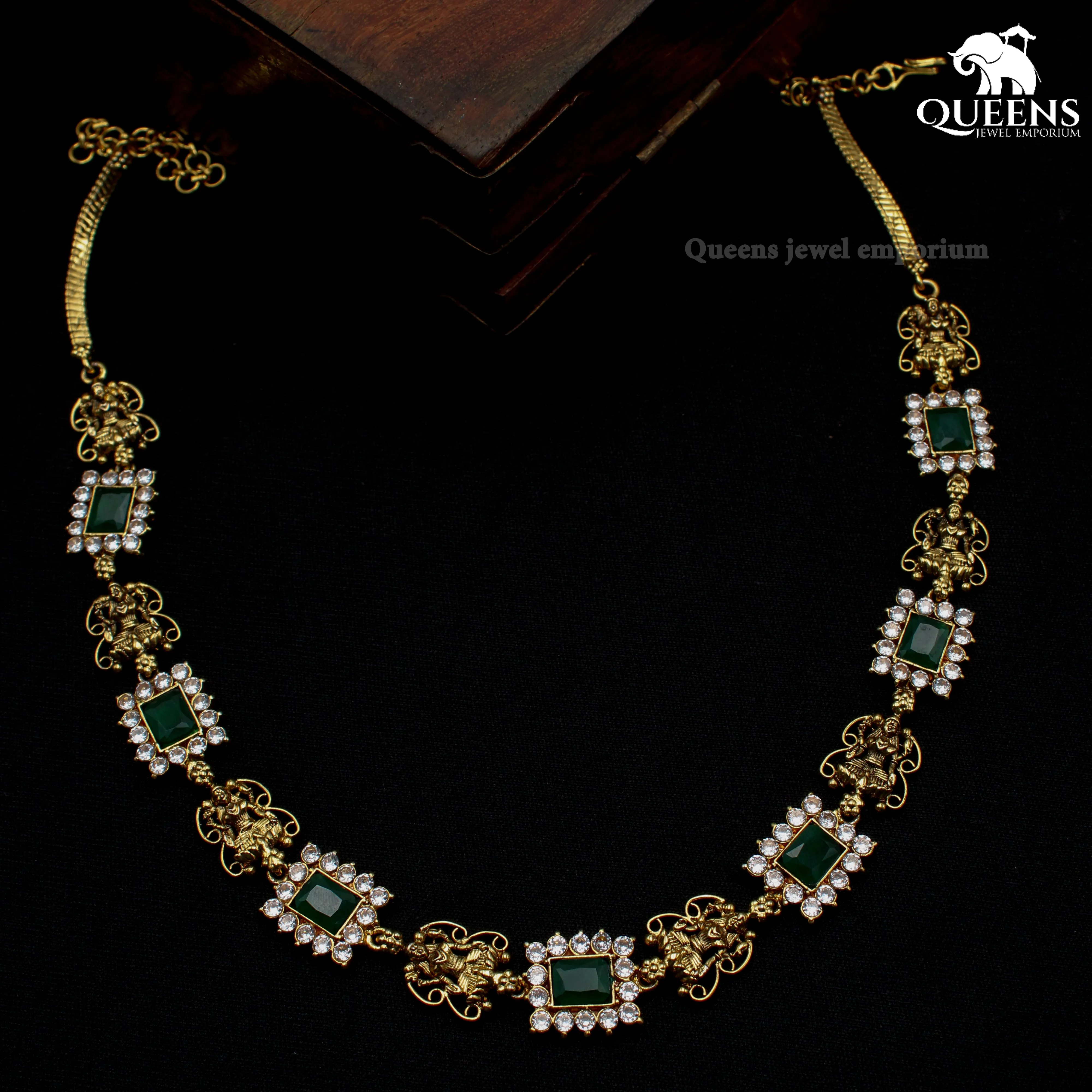 CHANDINI NECKLACE