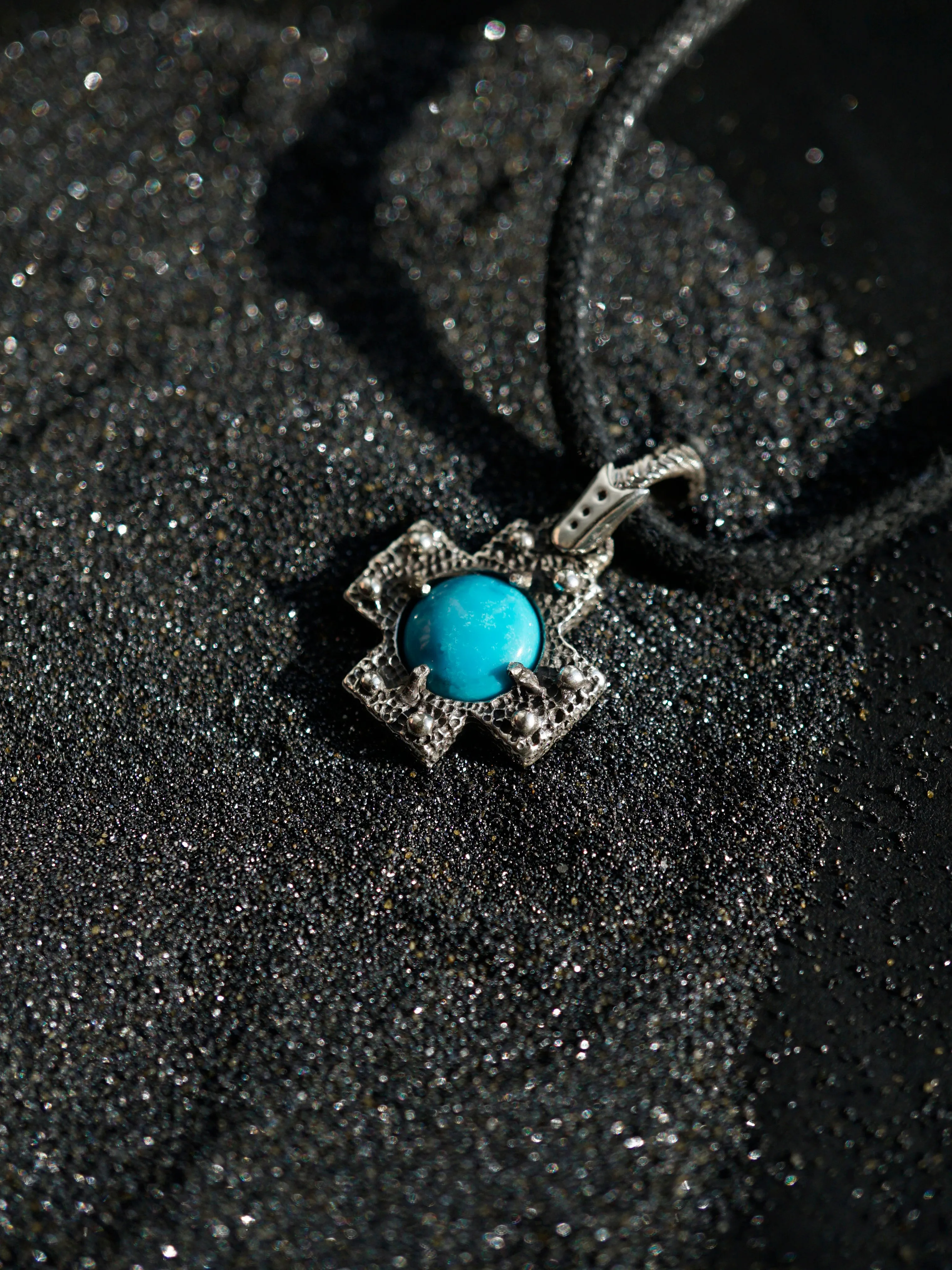 CROSS | Turquoise necklace