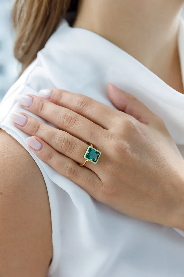 EMERALD ENAMEL RING