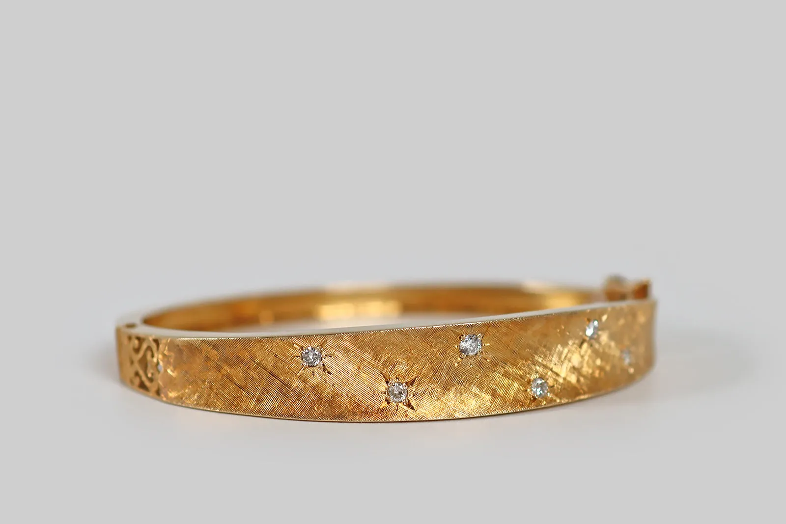 Florentine Bangle Bracelet with Diamond Stars