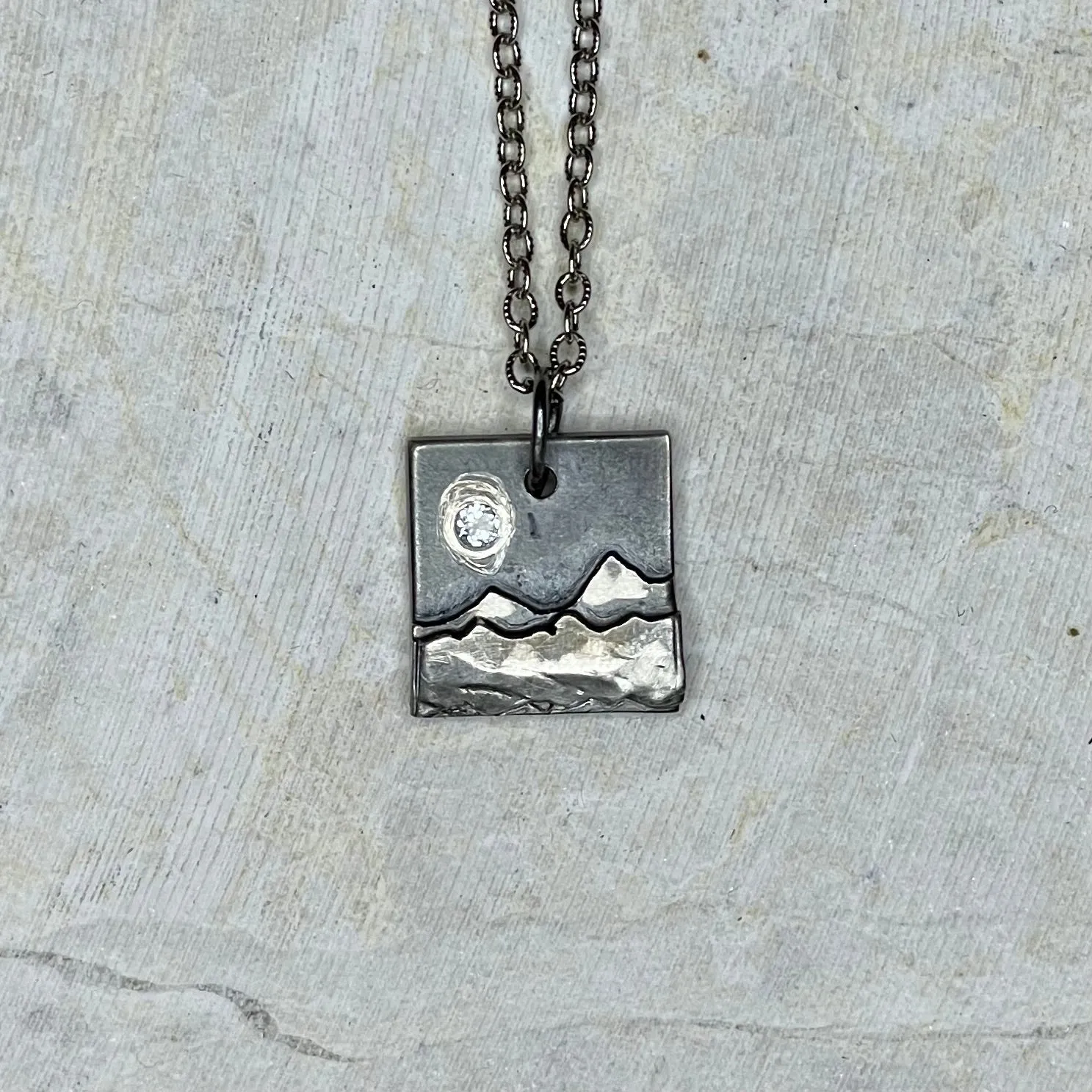 N29- 3D Mountain and Waves Necklace