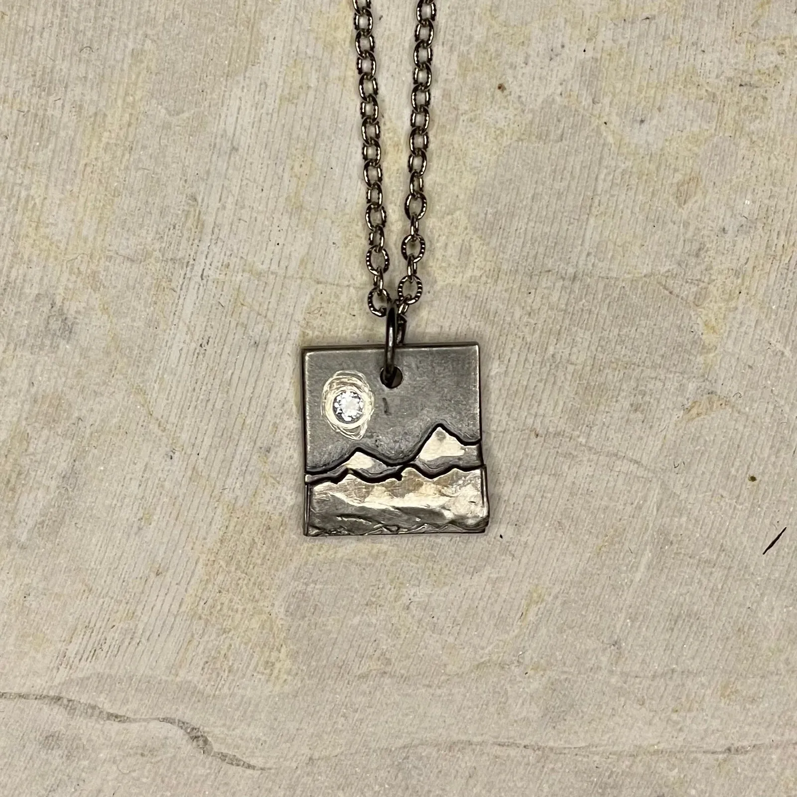 N29- 3D Mountain and Waves Necklace