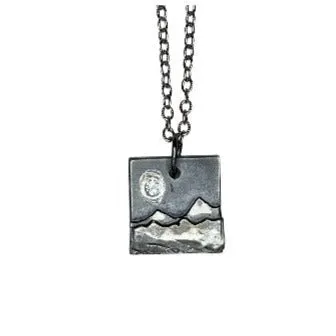 N29- 3D Mountain and Waves Necklace