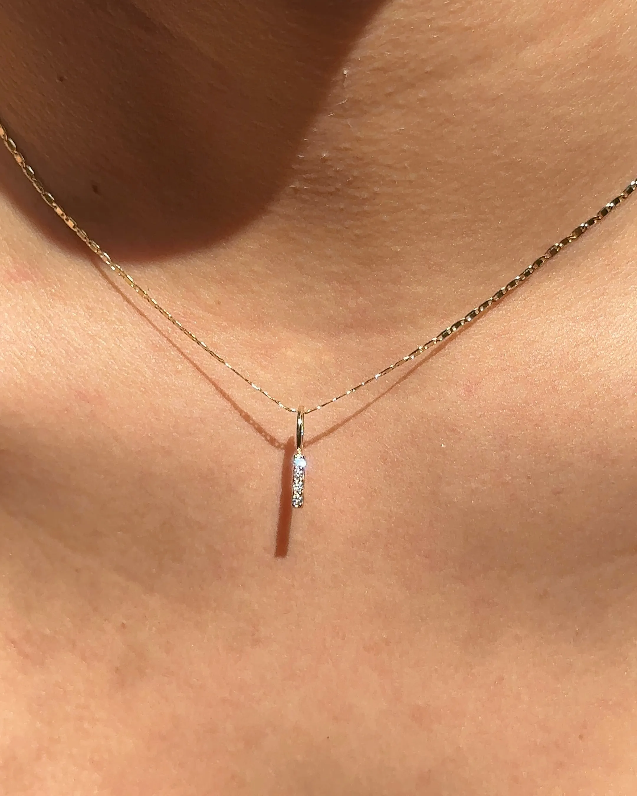 SHORT DIAMOND VERTICAL BAR PENDANT