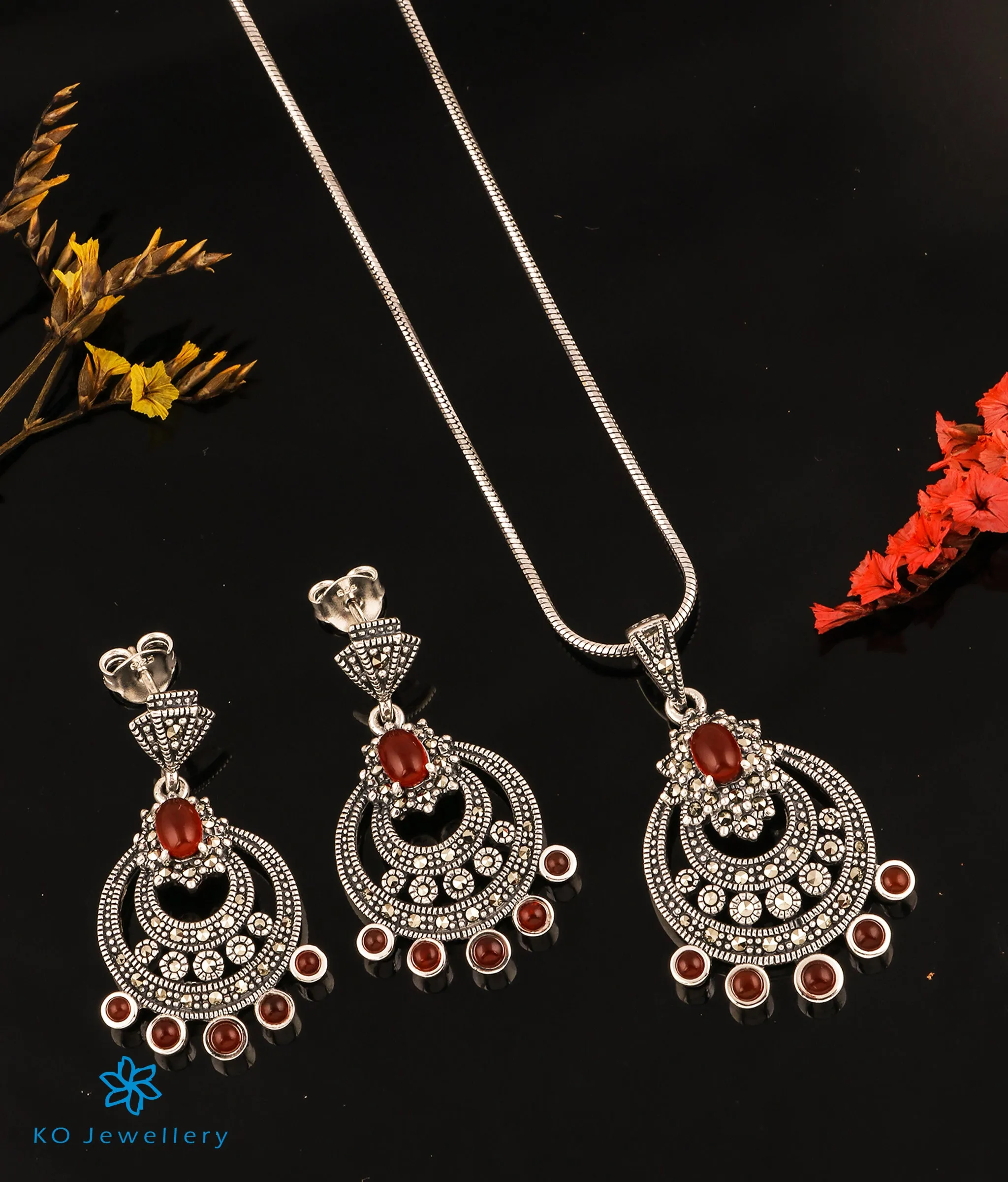 The Crown Silver Marcasite Pendant Set