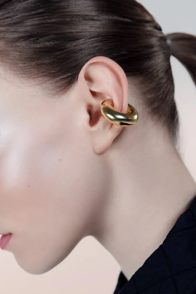 Thick ear-cuff in gold