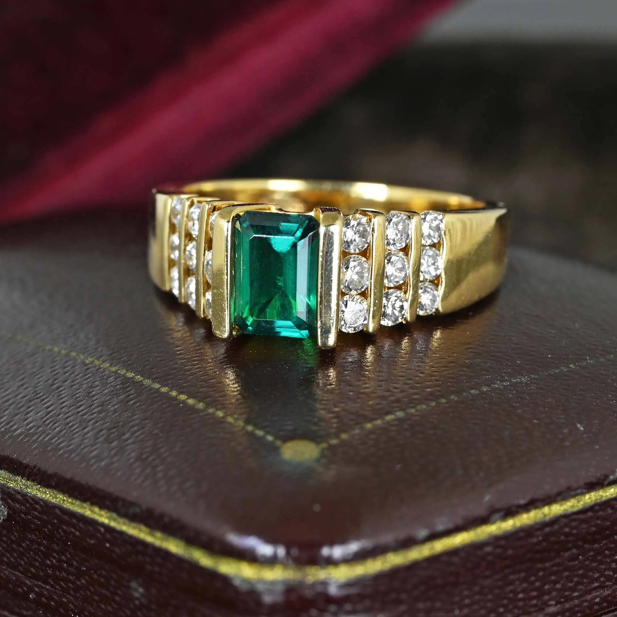 Vintage 14K Gold Emerald and Diamond Ring